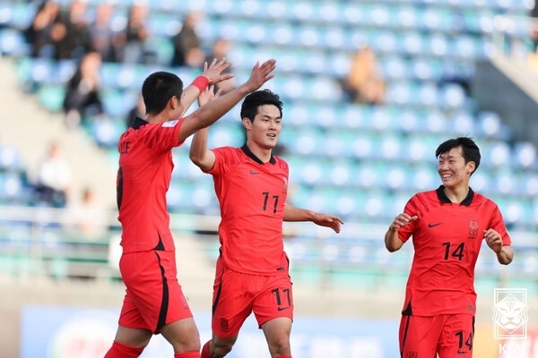 강성진(가운데, 한국 U20 남자축구 국가대표팀). 대한축구협회 제공