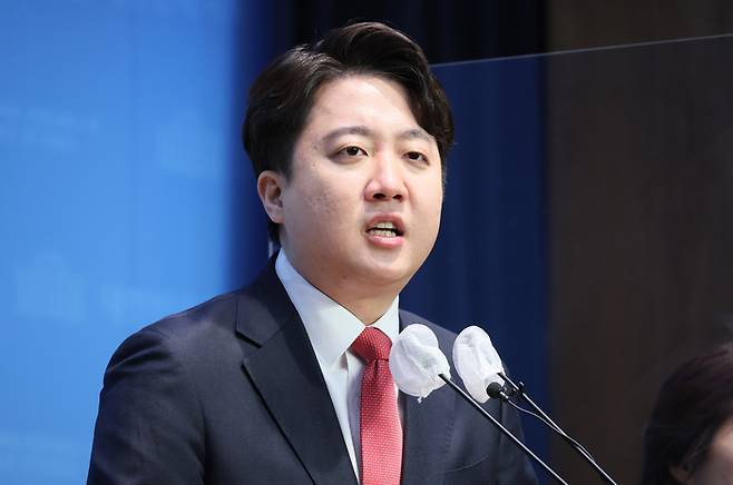 국민의힘 이준석 전 대표가 3일 오전 국회 소통관에서 전당대회 등 현안 관련 기자회견을 하고 있다. 2023.3.3 [연합뉴스]