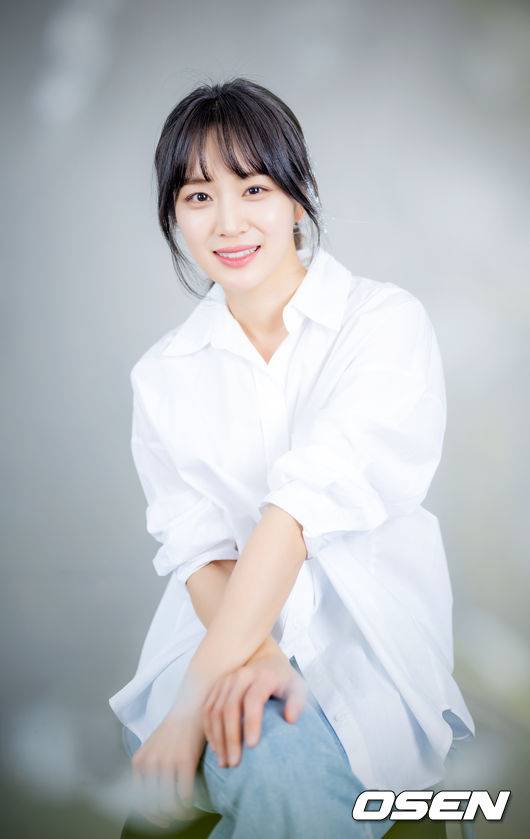 [OSEN=민경훈 기자] TV조선 주말드라마 '빨간 풍선'에서 '조은산'역으로 열연한 배우 정유민이 최근 서울 마포구 합정동 OSEN 사옥에서 인터뷰를 가졌다.배우 정유민이 인터뷰에 앞서 포즈를 취하고 있다. 2023.03.03 /rumi@osen.co.kr