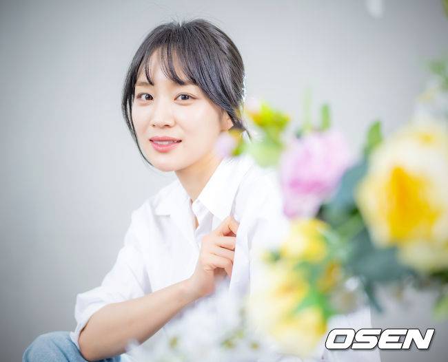 [OSEN=민경훈 기자] TV조선 주말드라마 '빨간 풍선'에서 '조은산'역으로 열연한 배우 정유민이 최근 서울 마포구 합정동 OSEN 사옥에서 인터뷰를 가졌다.배우 정유민이 인터뷰에 앞서 포즈를 취하고 있다. 2023.03.03 /rumi@osen.co.kr