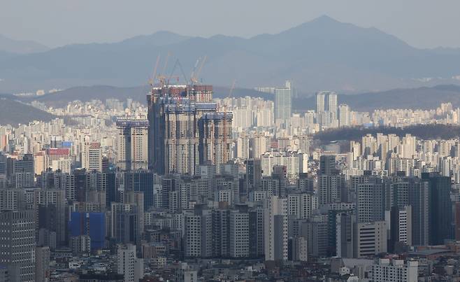 미분양 아파트 1년 새 5배 증가…부동산PF리스크 커질 수[KB부동산 보고서]