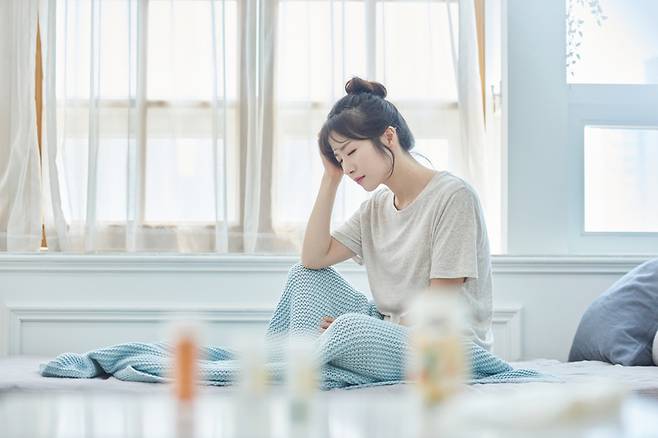 독일 베를린의 샤리테의과대학병원 연구팀이 생리기간 혹은 직전에 편두통이 흔한 이유를 찾아냈다. [사진= 게티이미지뱅크]