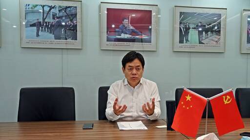 왕이웨이 인민대 교수가 중국 베이징의 학교 연구소에서 시진핑 중국 국가주석의 방한에 대해 “장기적인 준비가 많이 필요하다. 올해 하반기에는 가능성이 있다”고 얘기하고 있다.