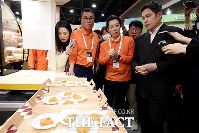 마무리는 '치킨코너!;