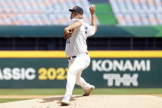 네덜란드 샤이론 마르티스가 8일 대만에서 열린 WBC 1라운드 A조 쿠바와의 1차전에서 역투하고 있다. 이날 네덜란드는 쿠바를 4-2로 이겼다. AP=연합뉴스