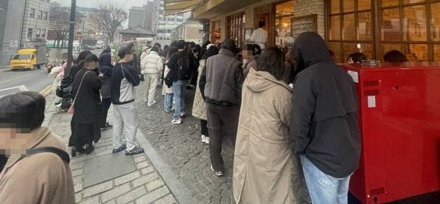 8일 안국역 근처 '런던 뮤지엄 베이글' 매장 앞./사진=이현주 기자