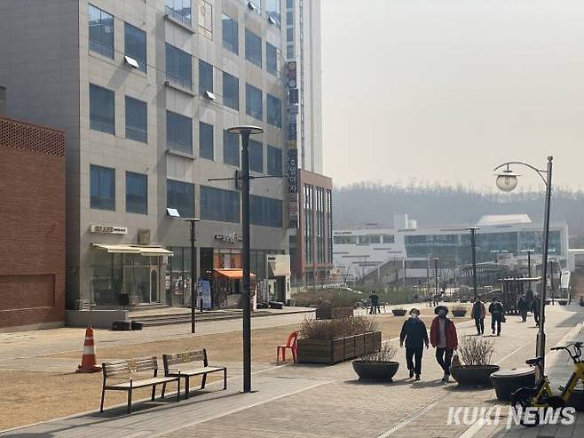 남위례역 앞 상업 지구.&nbsp; 사진=송금종 기자&nbsp;