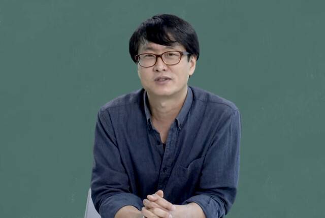 이우영 작가. 이 작가 유튜브 채널 <검정 고무신 작가 이우영> 영상 게시물 갈무리