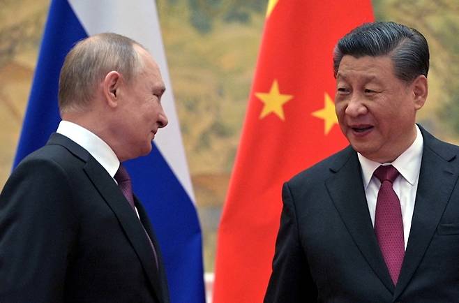 시진핑 중국 국가주석이 이르면 다음주 러시아를 방문해 블라디미르 푸틴 러시아 대통령과 회담할 예정이라고 13일(현지시각) 로이터가 보도했다. 사진은 푸틴 대통령(왼쪽)과 시 주석. /사진=로이터