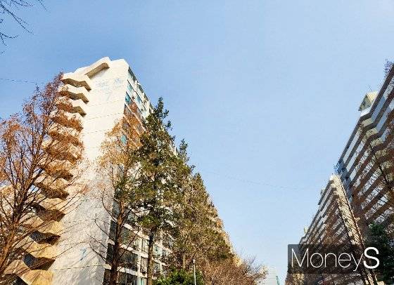 서울 강남구 대치동 은마아파트가 본격적인 재건축에 돌입하며 주민 기대가 커져가고 있다./사진=정영희 기자