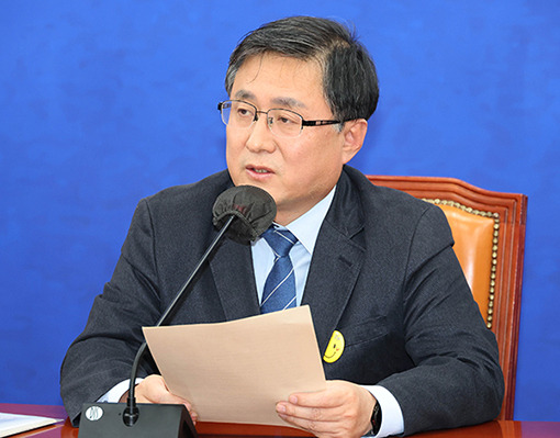 Kim Sung-hwan, chairman of DP’s policy planning committee, on Tuesday [Photo by Yonhap]