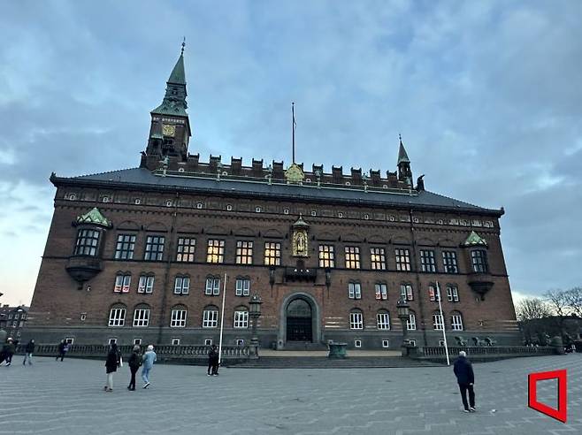 덴마크 코펜하겐 시청사 [사진=이춘희 기자]