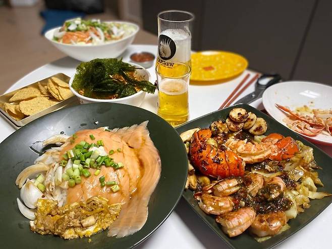 CJ프레시웨이가 와디즈와 손잡고 출시한 '랍스터 럭셔리 플래터'를 25분간 조리했다. 사진=박문수 기자