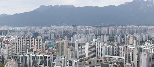 서울 아파트 실거래 가격이 상승세로 돌아섰다. 특히 상승폭이 큰 노원구 일대 아파트 전경. 【매경DB】