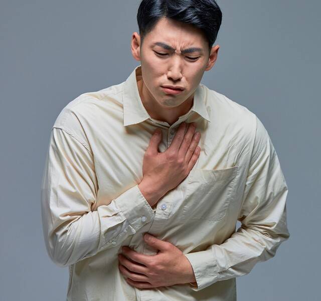 기능성 위장장애는 기능성 소화불량과 과민성장증후군 등을 포함하는 만성질환이다. 게티이미지뱅크