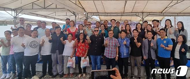 한국국제협력단(KOICA·코이카)이 17일 필리핀에서 참꼬막 치패 종묘장과 수산 가공시설을 준공했다. (한국국제협력단 제공)