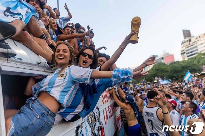 아르헨티나 팬들의 모습. ⓒ AFP=뉴스1
