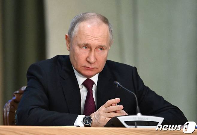 블라디미르 푸틴 러시아 대통령이 15일(현지시간) 모스크바에서 열린 검찰총장 확대 위원회 회의에 참석을 하고 있다. ⓒ AFP=뉴스1 ⓒ News1 우동명 기자