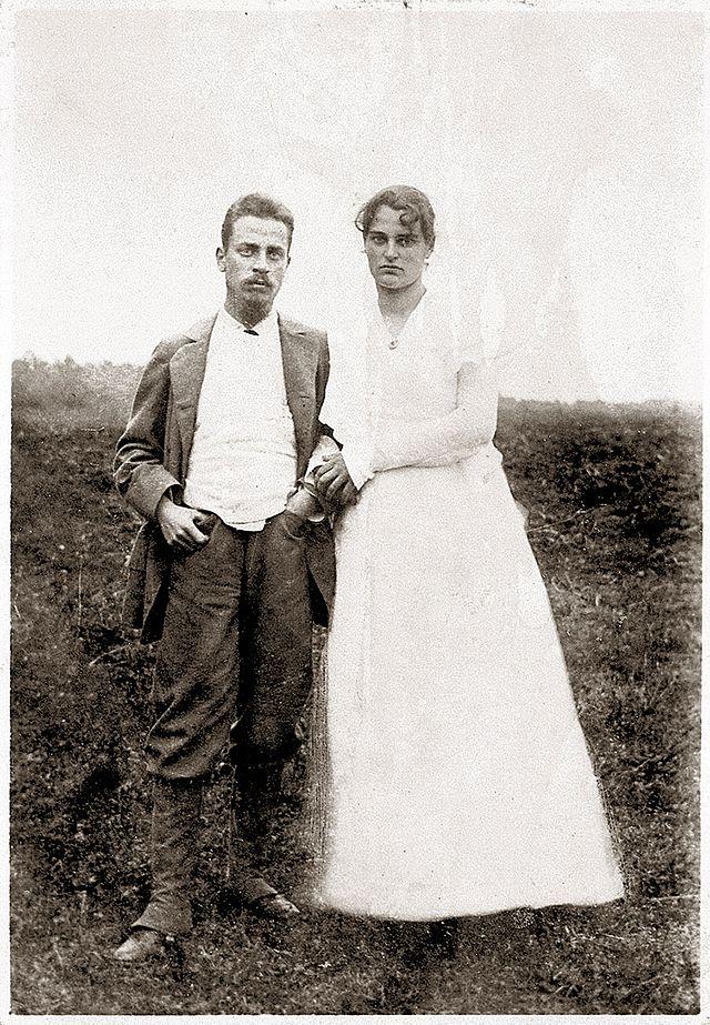 라이너 마리아 릴케(왼쪽)와 그의 아내 클라라 베스트호프. 위키피디아 커먼스