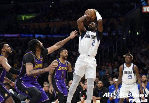 댈러스가 레이커스를 잡았다. 사진(美 로스앤젤레스)=ⓒAFPBBNews = News1