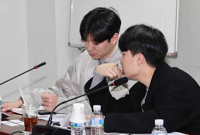 유준환 의장(LG사무직 노조위원장)과 송시영 부의장