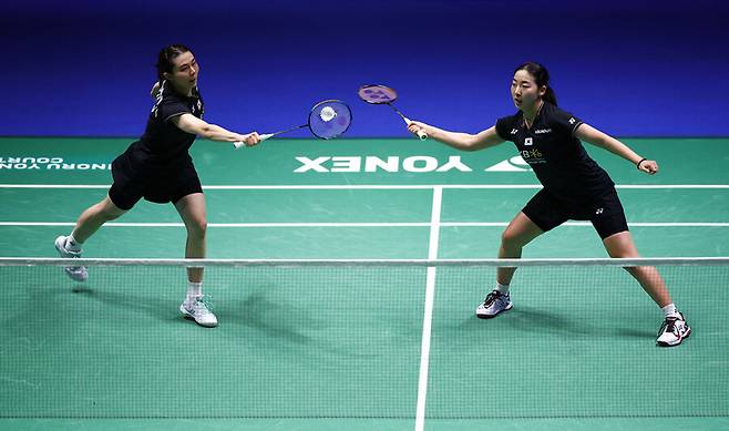 ▲ 2023년 BWF 전영오픈에서 경기를 펼치는 김소영(왼쪽)과 공희용 ⓒ연합뉴스/AP