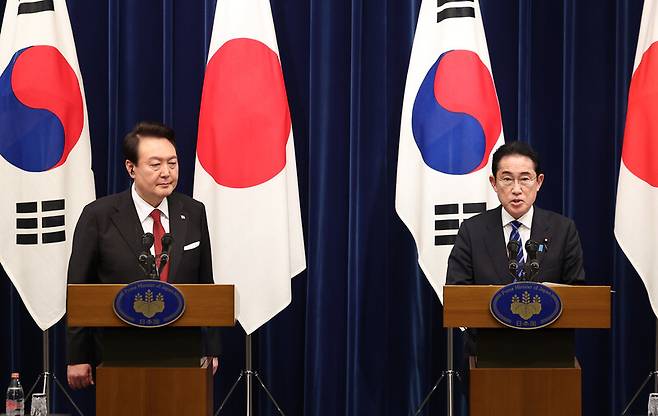 지난 16일 오후 일본 도쿄 총리 관저에서 한일 확대 정상회담 후 열린 공동 기자회견에서 기시다 후미오 일본 총리가 발언하고 있다. 연합뉴스