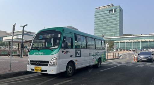 용인특례시는 올해 공공버스를 128개 노선 242대로 확대 운영한다. 용인특례시 제공