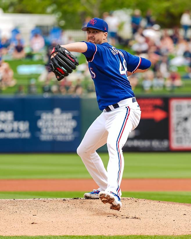 ▲ 첫 시범경기 등판에서 인상적인 투구를 한 제이콥 디그롬 ⓒ텍사스 구단 SNS