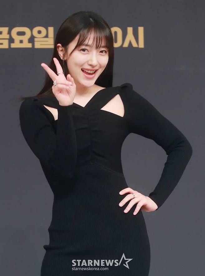 배우 표예진이 17일 오후 서울 목동 SBS에서 진행된 금토드라마 '모범택시2' 제작발표회에 참석해 포즈를 취하고 있다.  베일에 가려진 택시회사 무지개 운수와 택시기사 김도기가 억울한 피해자를 대신해 복수를 완성하는 사적 복수 대행극 '모범택시2'는 오늘(17일) 첫 방송된다. /2023.02.17 /사진=이동훈 기자 photoguy@