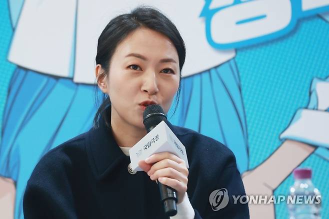 국립창극단 '정년이' 주연 맡은 이소연 (서울=연합뉴스) 진연수 기자 = 23일 오전 서울 중구 국립극장에서 열린 국립창극단 신작 '정년이' 제작발표회에서 극단의 배우 이소연이 인사말을 하고 있다. 국립창극단이 선보이는 '정년이'는 1950년대 국내에서 큰 인기를 끌었던 여성국극을 소재로 한 동명 웹툰이 원작이다. 2023.2.23 jin90@yna.co.kr