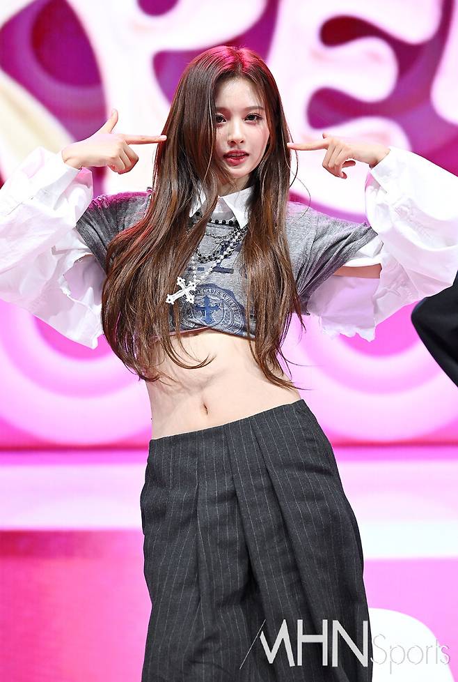 엔믹스 설윤 '눈빛에 빠져'