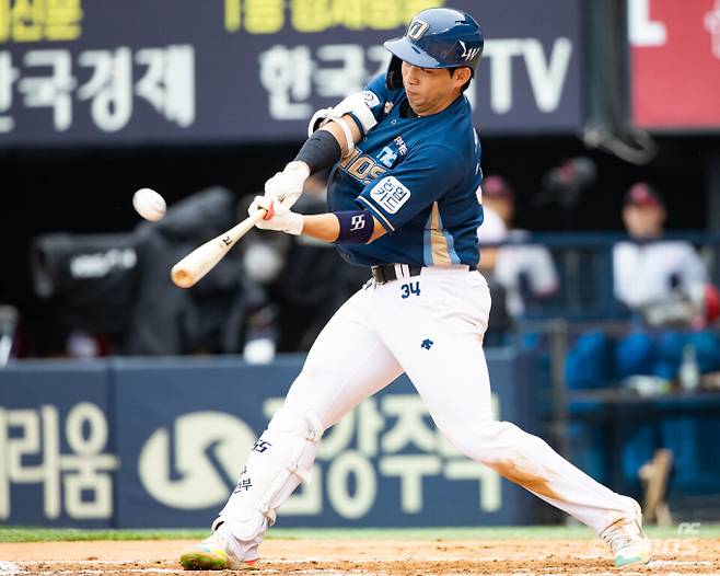 올 시즌 NC 다이노스 주전 1루수가 유력한 오영수. 오영수는 시범경기 맹타를 휘두르며 시즌에 대한 기대를 높이고 있다. NC 제공