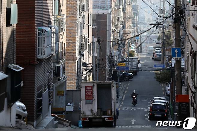 [단독]미니 재건축 '가로주택정비사업' 융자 문턱 높인다…기금 한계 도달