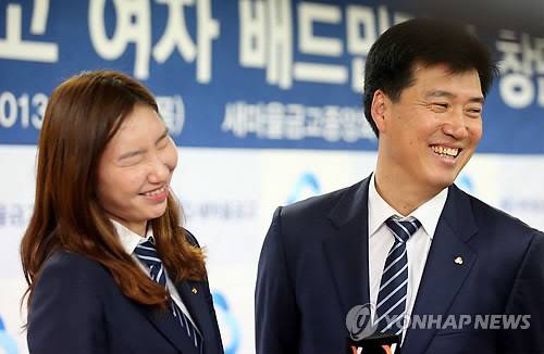 2013년 MG새마을금고에서 창단 감독과 선수로 만났을 당시 성한국 감독과 성지현 코치. 연합뉴스