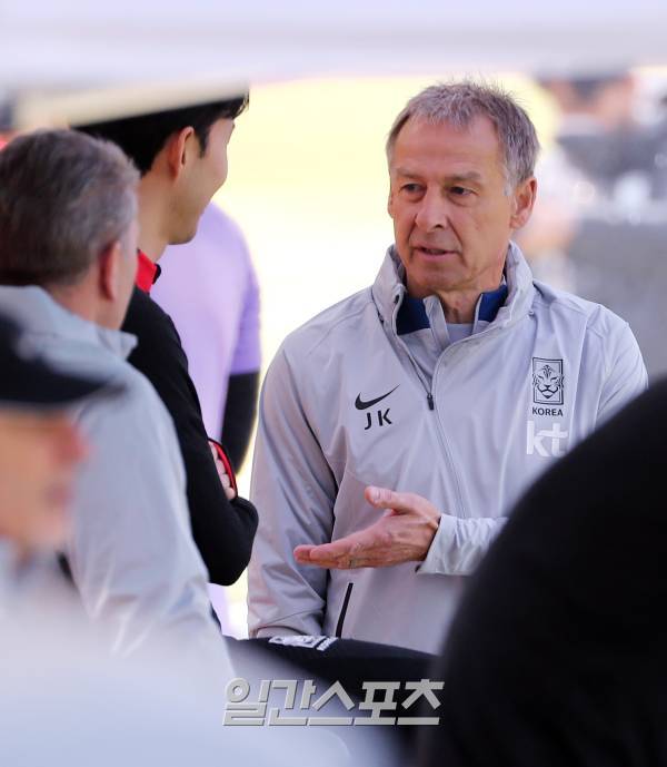 “당연히 쏘니지” 클린스만, 손흥민에 ‘주장’ 맡겼다