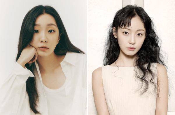 영화 ‘소울메이트’에서 불안하지만 자유로운 영혼을 지닌 미소를 연기한 김다미. 오른쪽은 영화에서 조용하고 차분한 성격의 하은을 연기한 전소니. UAA·NEW 제공