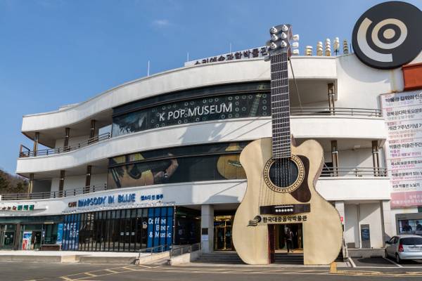 경북 경주의 한국대중음악박물관에서 우리나라 대중음악의 역사를 만날 수 있다. 사진은 하이커그라운드 2층 K팝그라운드. 한국관광공사 제공