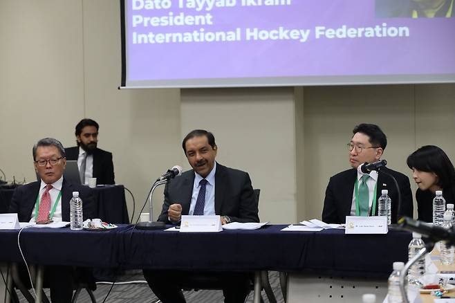 왼쪽부터 후미오 회장, 이크람 회장, 이상현 회장.  [대한하키협회 제공. 재판매 및 DB 금지]