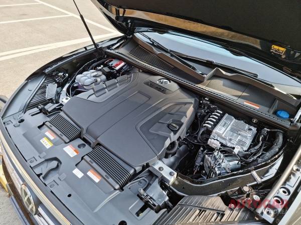 '트윈도징 테크놀로지'가 적용된 V6 3.0 TDI 엔진이 탑재됐다