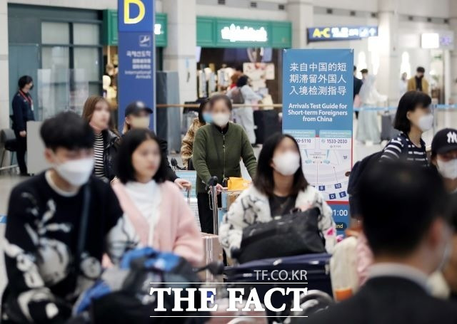 중국이 3년 만에 외국인 관광 비자 발급을 전면 재개하면서 국내 여행사들이 관련 상품을 내놓고 있다. /더팩트 DB