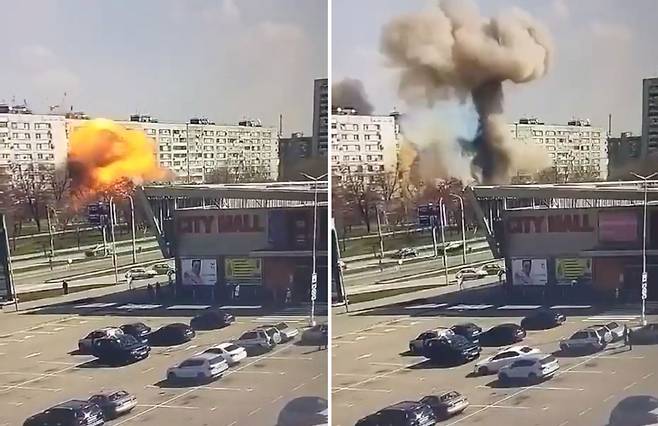 러 “평화” 운운 다음날 우크라에 공습…9명 사망, 50명 이상 부상 / 사진=2023년 3월22일(현지시간) 우크라이나 남동부 자포리자에 있는 주거용 아파트 건물에 러시아 미사일이 피격하는 순간이 담긴 폐쇄회로(CC)TV 영상 속 이미지. 해당 이미지는 소셜미디어상에서 공유됐다.  로이터 연합뉴스