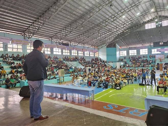 자신의 성공사례를 발표하는 아본 도말라온 부시장 [김연홍 한국산업인력공단 필리핀 EPS 센터장 제공]