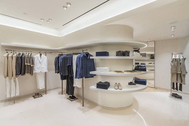 마시모두띠 IFC몰점 남성복 섹션. (사진=마시모두띠)