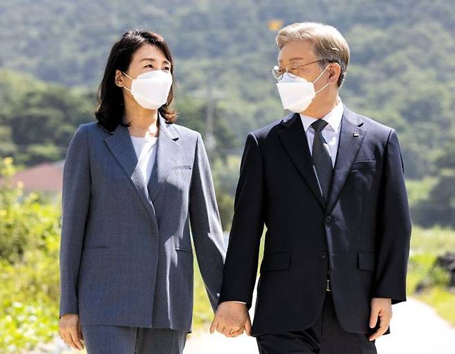 이재명 더불어민주당 대표와 아내 김혜경씨. /이재명 대표 페이스북