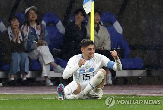 기뻐하는 우루과이의 발베르데 [로이터=연합뉴스]