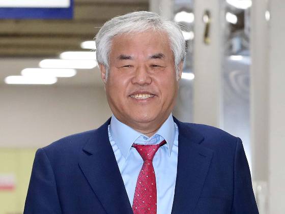 전광훈 목사가 이끄는 사랑제일교회가 공공재개발 예정지인 서울 성북구 장위8구역 내 건물을 매입하기 위해 토지거래허가 신청을 했다. 사진은 전광훈 목사./사진=뉴스1