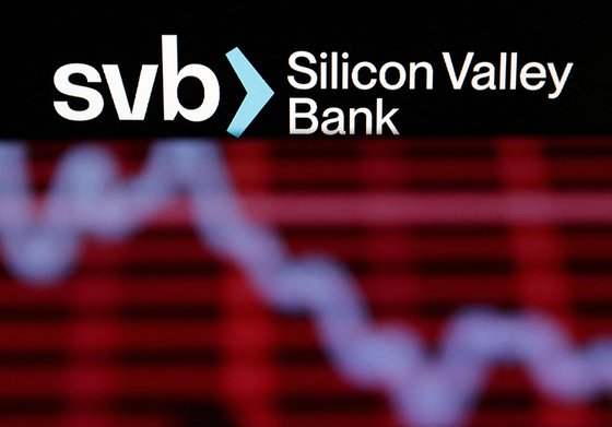 SVB 파산 여진에 최근 한달간 미국 은행주는 30% 급락했고, 한국 금융주도 9% 가량 하락한 것으로 나타났다. 연합뉴스