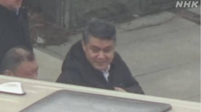 왕야쥔(王亞君) 신임 북한 주재 중국 대사가 북한에 부임했다고 일본 공영방송 NHK가 보도했다. NHK는 중국 동북부 단둥에서 27일 왕 대사가 차를 타고 압록강의 다리를 건너 신의주로 향하는 모습이 확인됐다고 전했다. NHK 방송 캡처