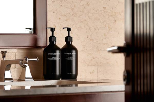 부산롯데호텔 대용량 디스펜서. 부산롯데호텔 제공